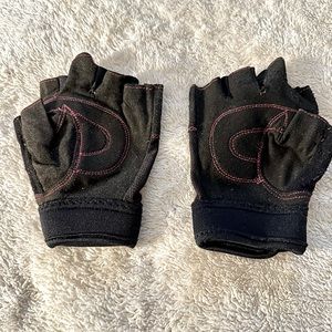 Women’s Gym Gloves